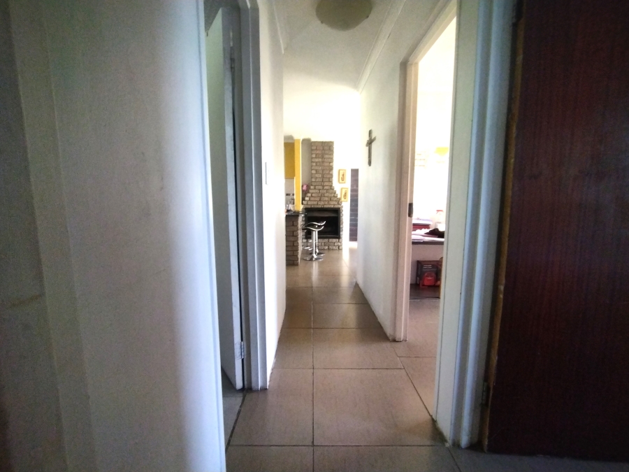 3 Bedroom Property for Sale in Silwood Heights Western Cape